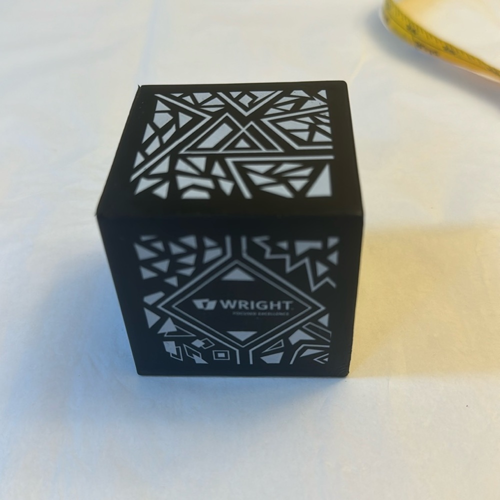 🎉2/15.00🎉 Wright 3D cube similar to merge cube , clean as shown